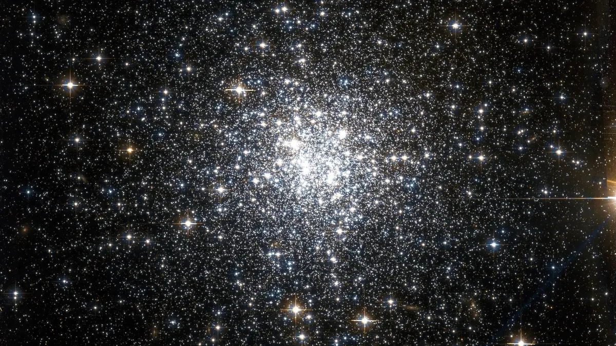 NGC 6934 Hubble WikiSky