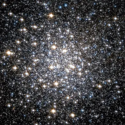 Messier 10 Hubble WikiSky