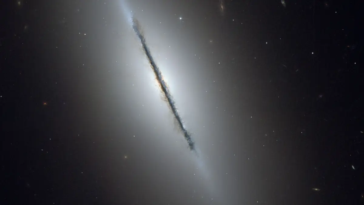 Ngc5866 hst big