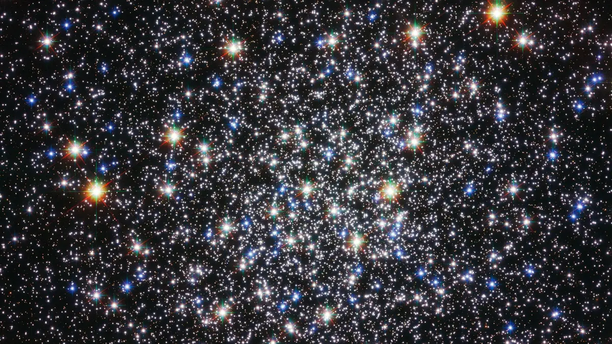 M12 Hubble