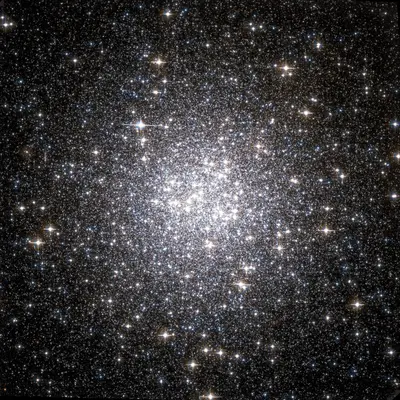 Messier 53 Hubble WikiSky
