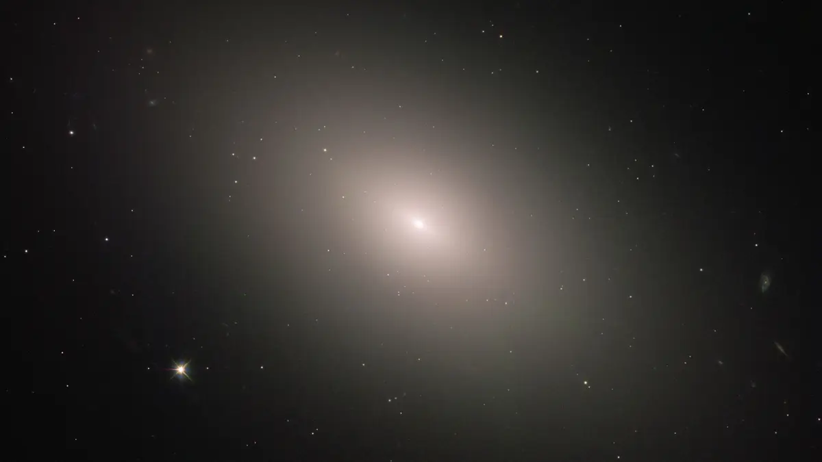 Messier59 - HST - Potw1921a