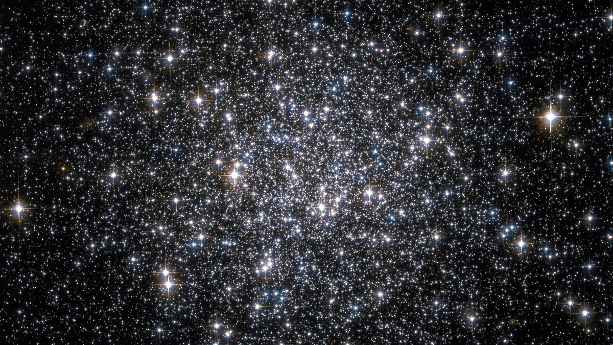 Messier 68 Hubble WikiSky
