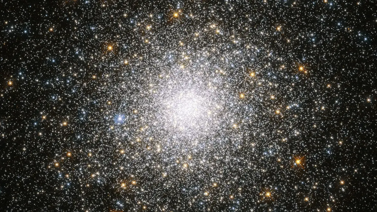 Crowded cluster Messier 75