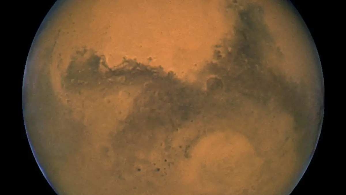 Mars at closest approach (Hubble 1999)
