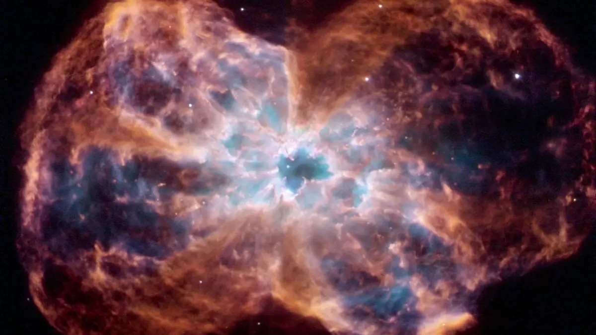 NGC 2440 (Bow-Tie / Insect Nebula, Hubble)