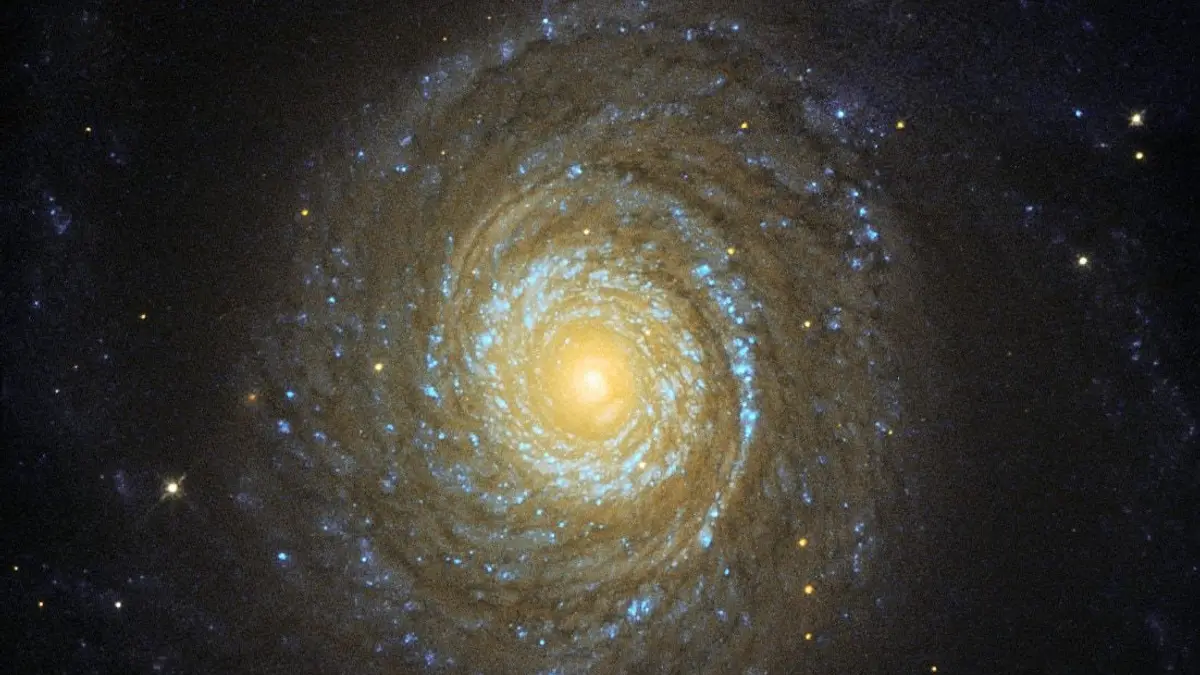 Fireworks Galaxy NGC 6946 (Hubble)